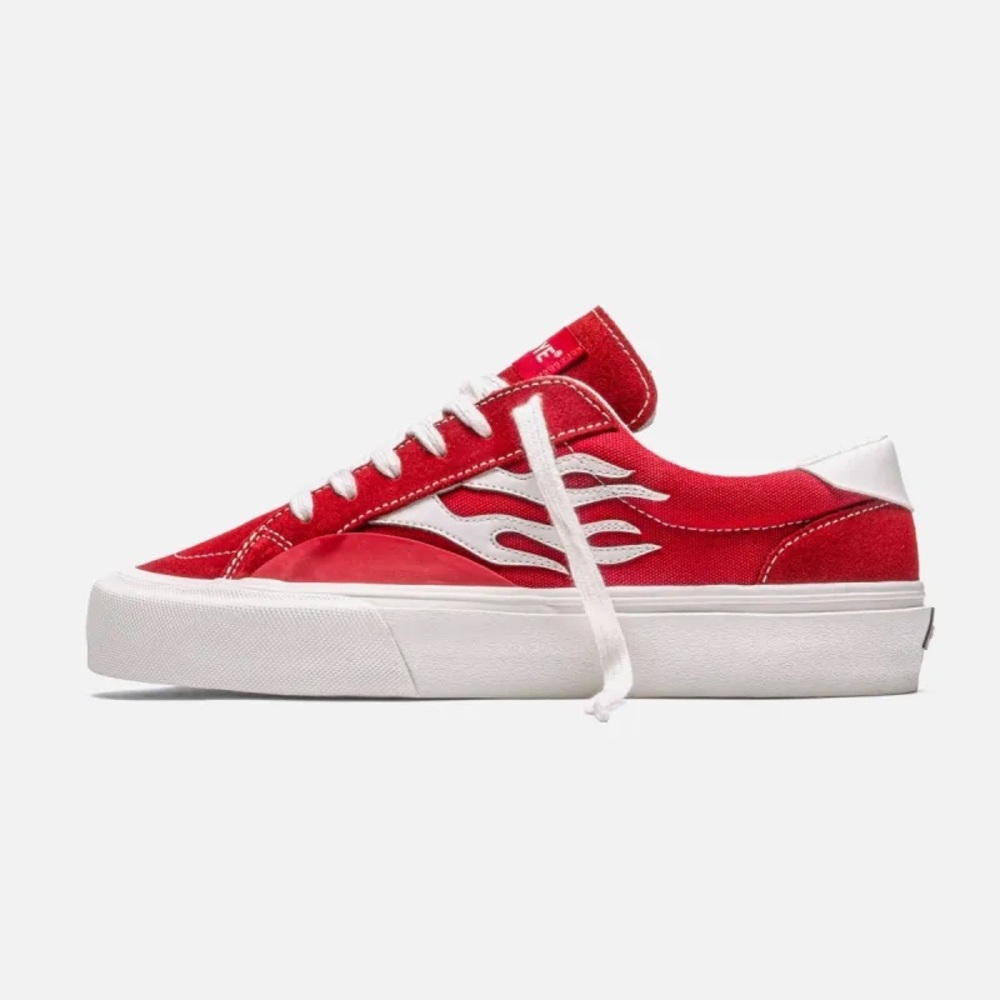 Straye Red